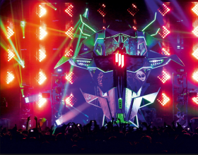 SKRILLEX Villafranca (VR) Luglio 2014
Produzione tecnica / site management per VIVO CONCERTI